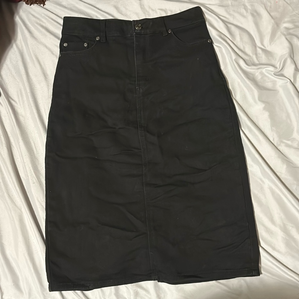 Black skirt